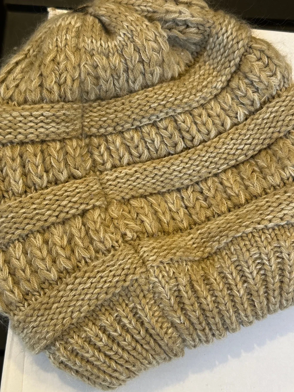 Winter hat toboggan Women’s OS One Size Gold-ish Tan
